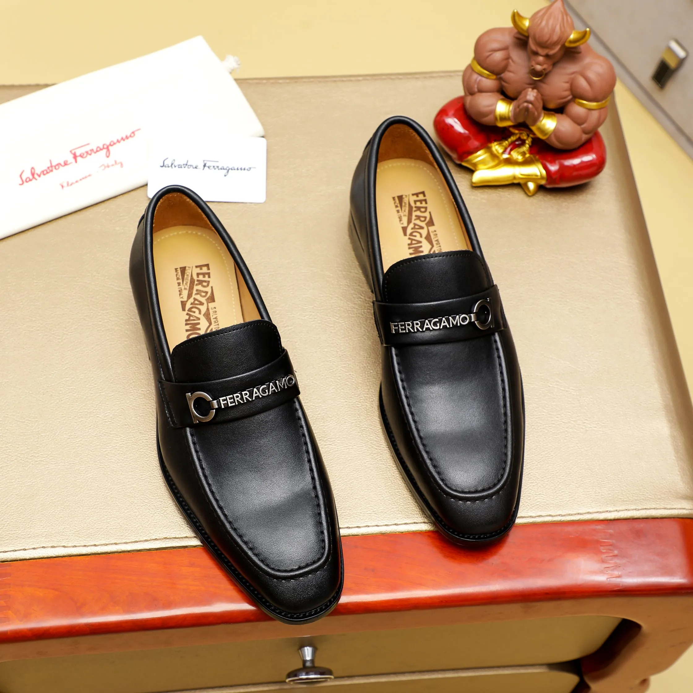 Men's shoes 💰460 🕷🕷🐂【Ferragamo】Ferragamo Popular fashion leather shoes🇨🇳Official website counter 1:1 production, original mold opening💯Good quality can be seen, imported high-end first-layer waxed calfskin, water-dyed🐂leather lining🌿very clear texture, high-quality waterproof, non-slip and wear-resistant outsole🎋high quality and low price, truly handmade🍓2 colors available! Code number 38-44……(45.46.Customized)